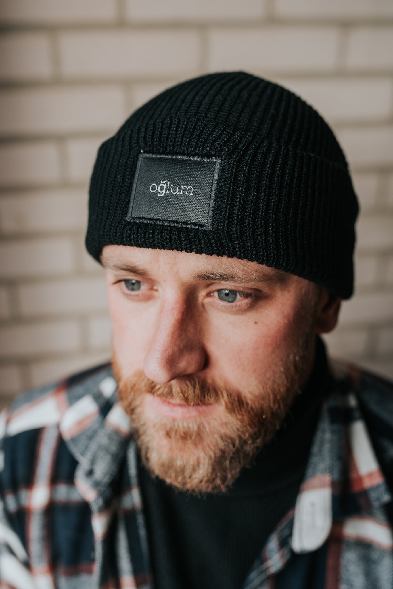 BLACK BRANDED BEANIE HAT
