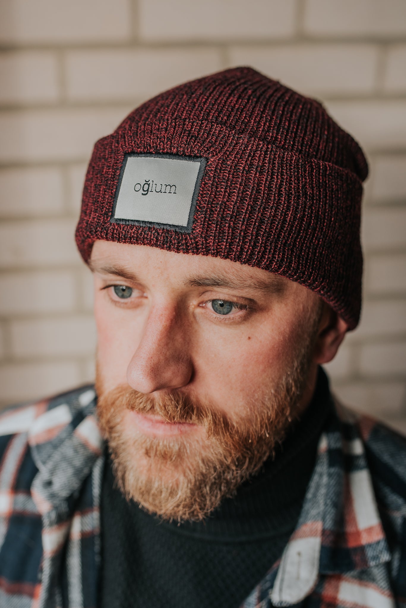 RED BRANDED BEANIE HAT
