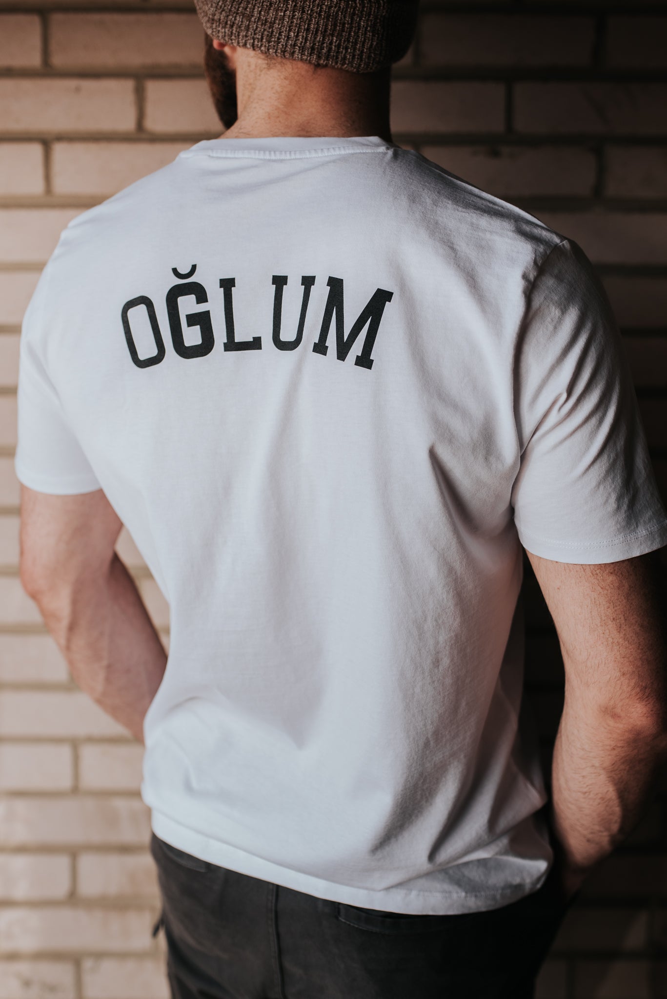 WHITE branded t-shirt mens
